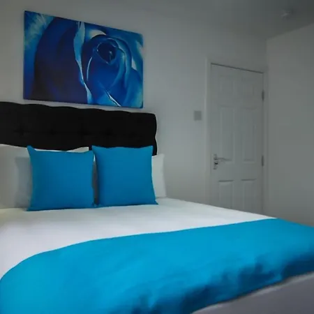 Ur Pad - 4 Bedrooms - 4 Bathrooms - Somerset House Birmingham